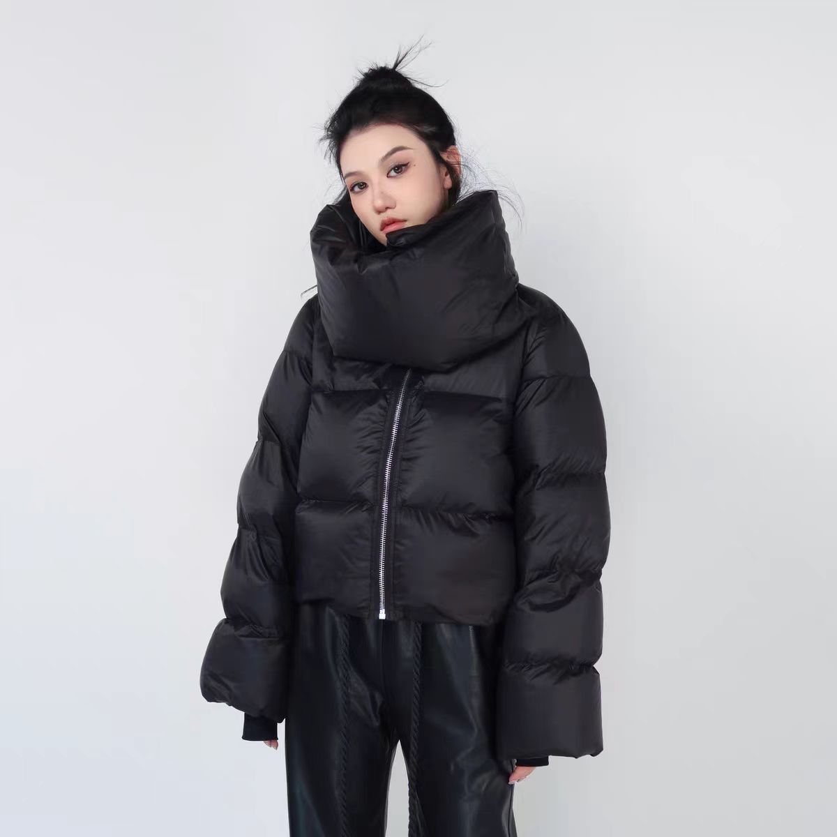 2023 Autumn Winter Women's White Duck Down Parkas Zip Jackets Turtle Neck Thick Woman's Slim Short Coats MK23092