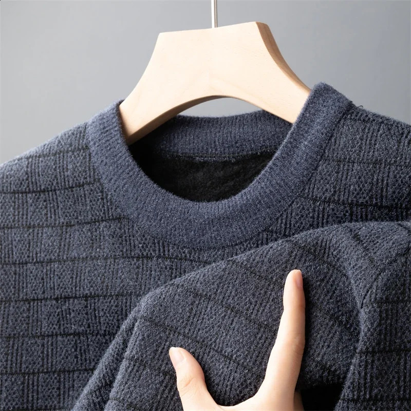 mens casual Pullover fashionable sweater for autumn and winter warm top 241017