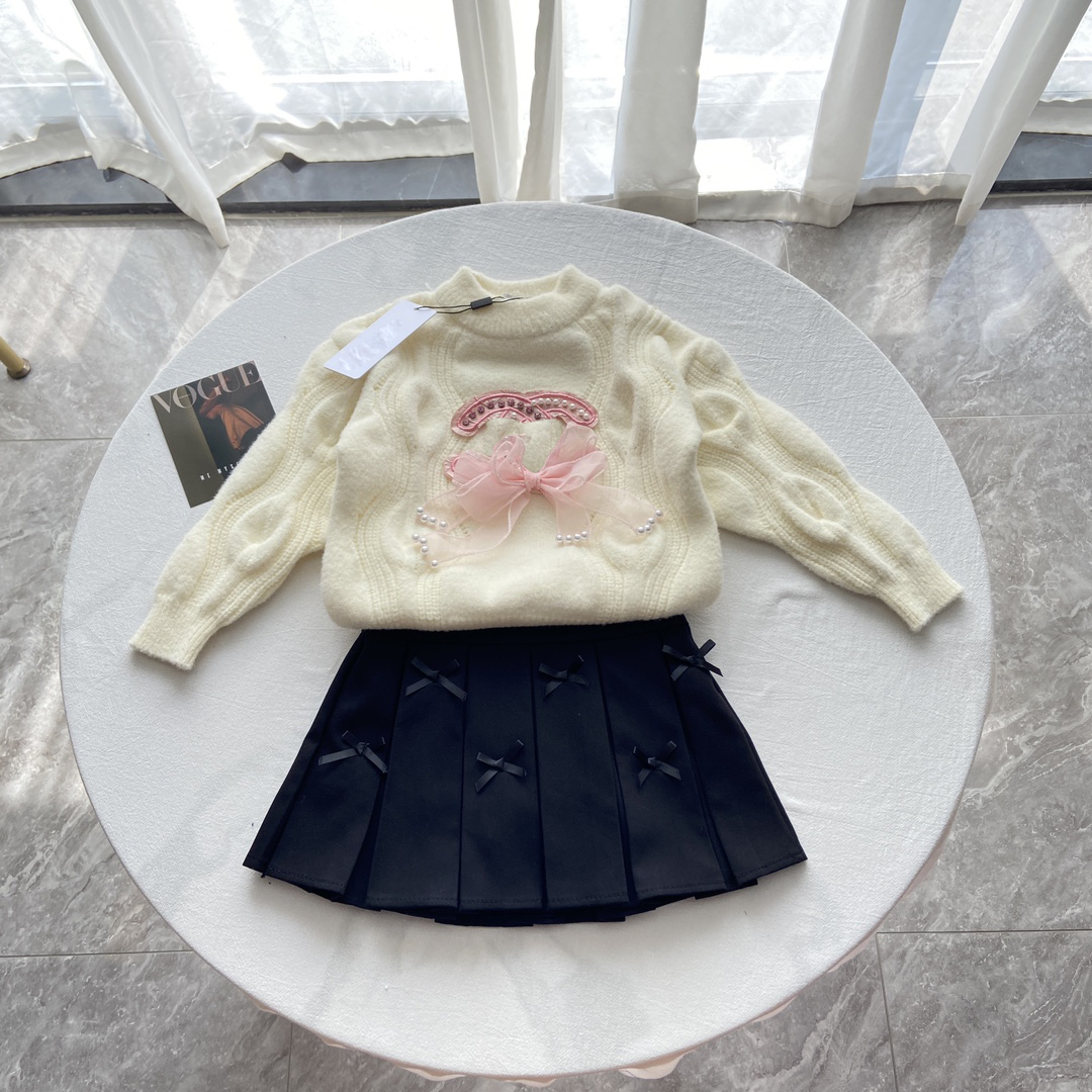 Designer Daughter Clothes 2-Pièce Set Kids Designer Cageing Enfants Luxury Enfants Hiver Top Quality Suit Brand Children Shirts Vêtements CRD2410
