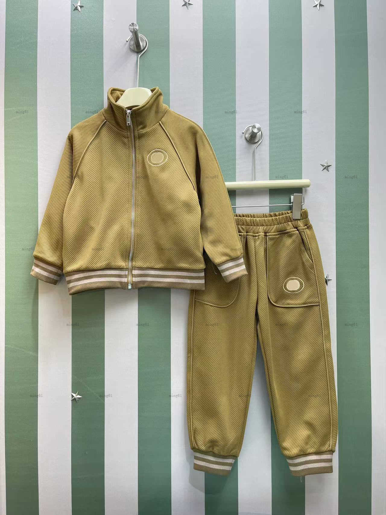 Brands Tracksuit Baby Coat Automne Veste à manches longues Set Kids Designer Clother Minimalist Design Jacket and Sports Pantal