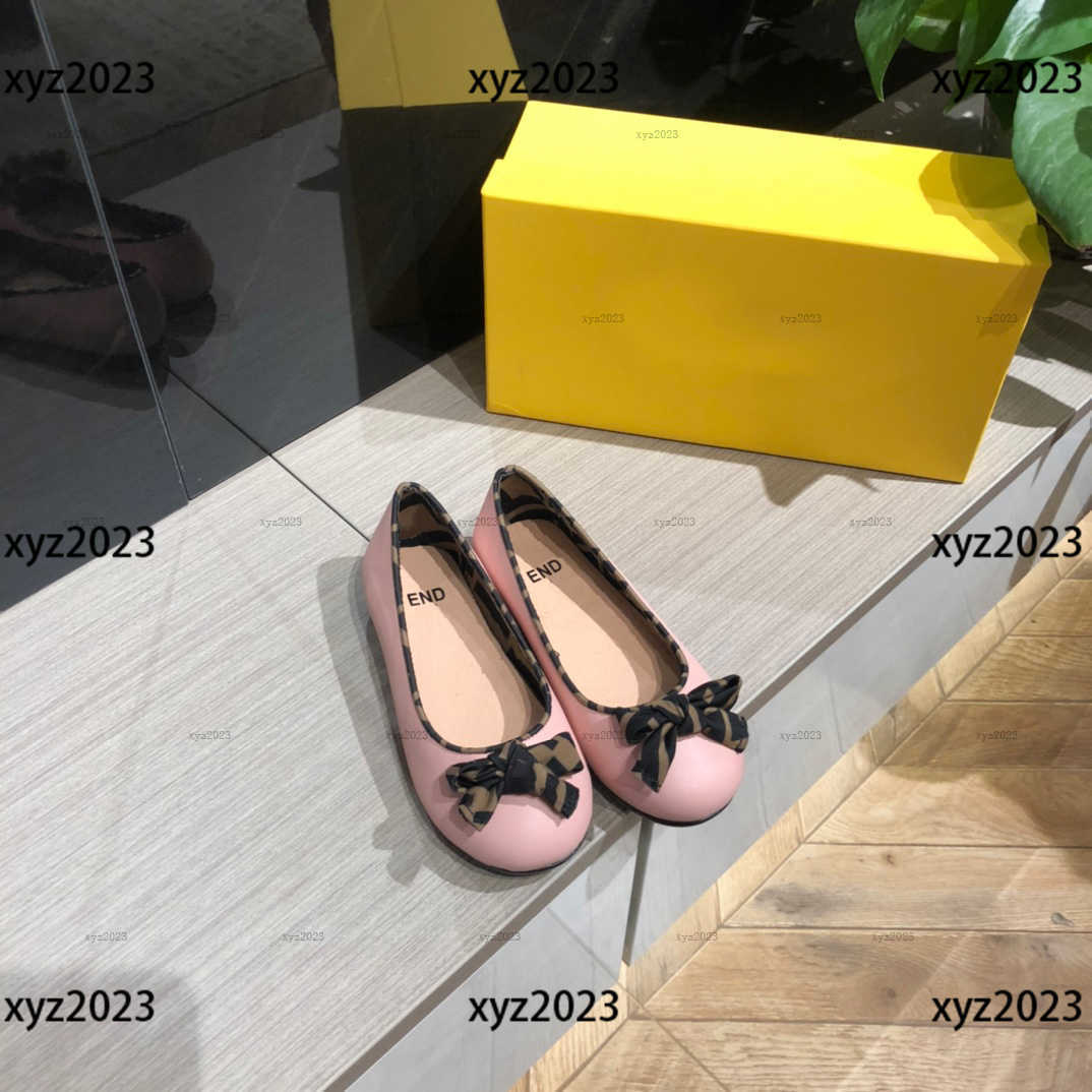 Filles chaussures plates baskets enfants Baby Athletic Shoes Nouveau liste Bowknot Design Girls Products Boîte Emballage Emballage Enfant Taille