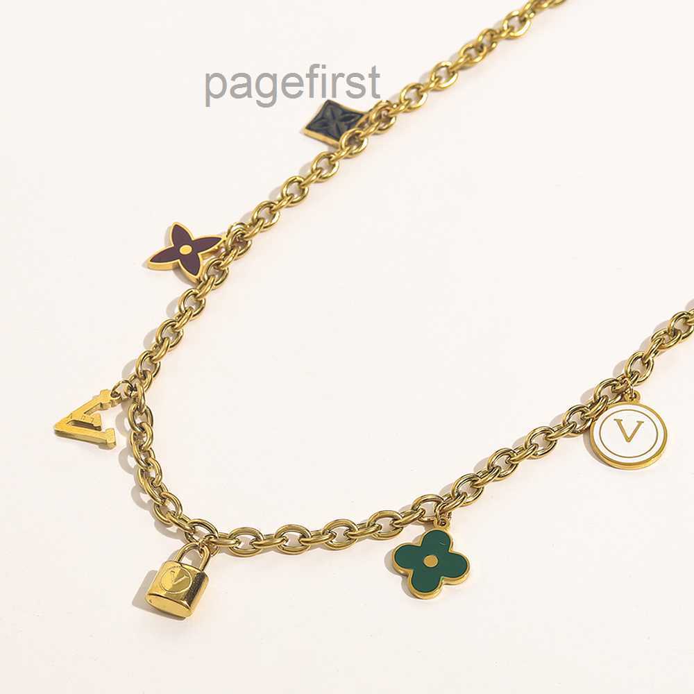 Designer LETTRE DE VENTE HOT LETTRES PENDANTS Colliers de marque Bijoux Hommes Fomens High Texture 18k Gold en acier inoxydable chaînes de perle