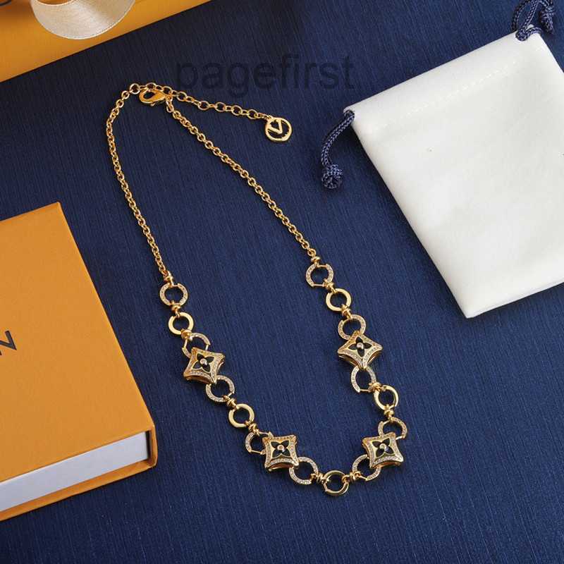 Designer Luxury Flower Pendant Necklaces Gold Plated Crystal Pearl Rhinestone Turquoise Necklace Women Jewelry Accessories
