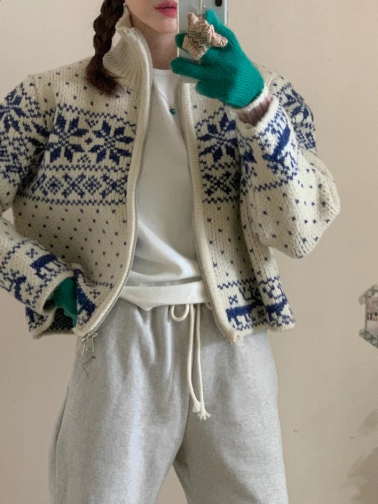 Pull de mode coréen Cardigan Laine pour femmes Robe d'automne motif de flocons de neige collier collier zipper veste de Noël chaude 241021