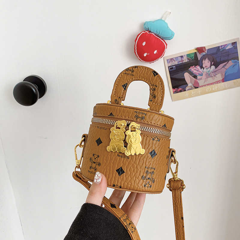 wrap new trend model New designer cute elegant and fashionable one shoulder girl metal trend bear zipper crossbody bag handbag
