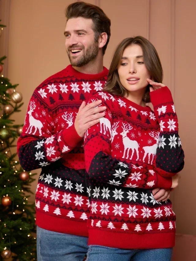 2024 Pull de Noël pour hommes et femmes Pull doux et décontracté Ensemble assorti chaud et épais Pull en tricot Apparence de la maison de Noël 24
