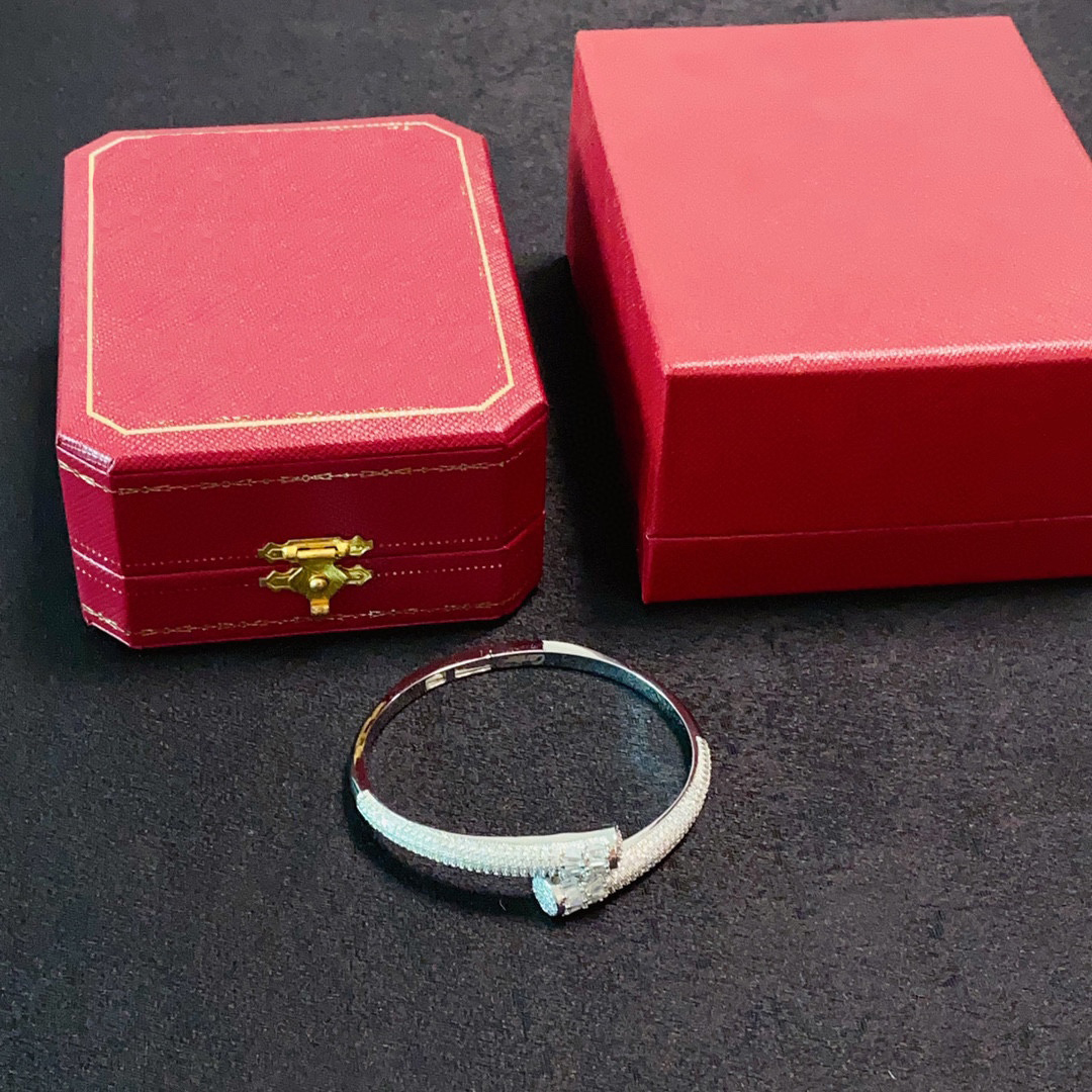 Bracelet de créateur Bracelet Designer pour les femmes Couleur solide Dia Design Revo Boîte du corps dur Box bijoux de cadeaux Très bien