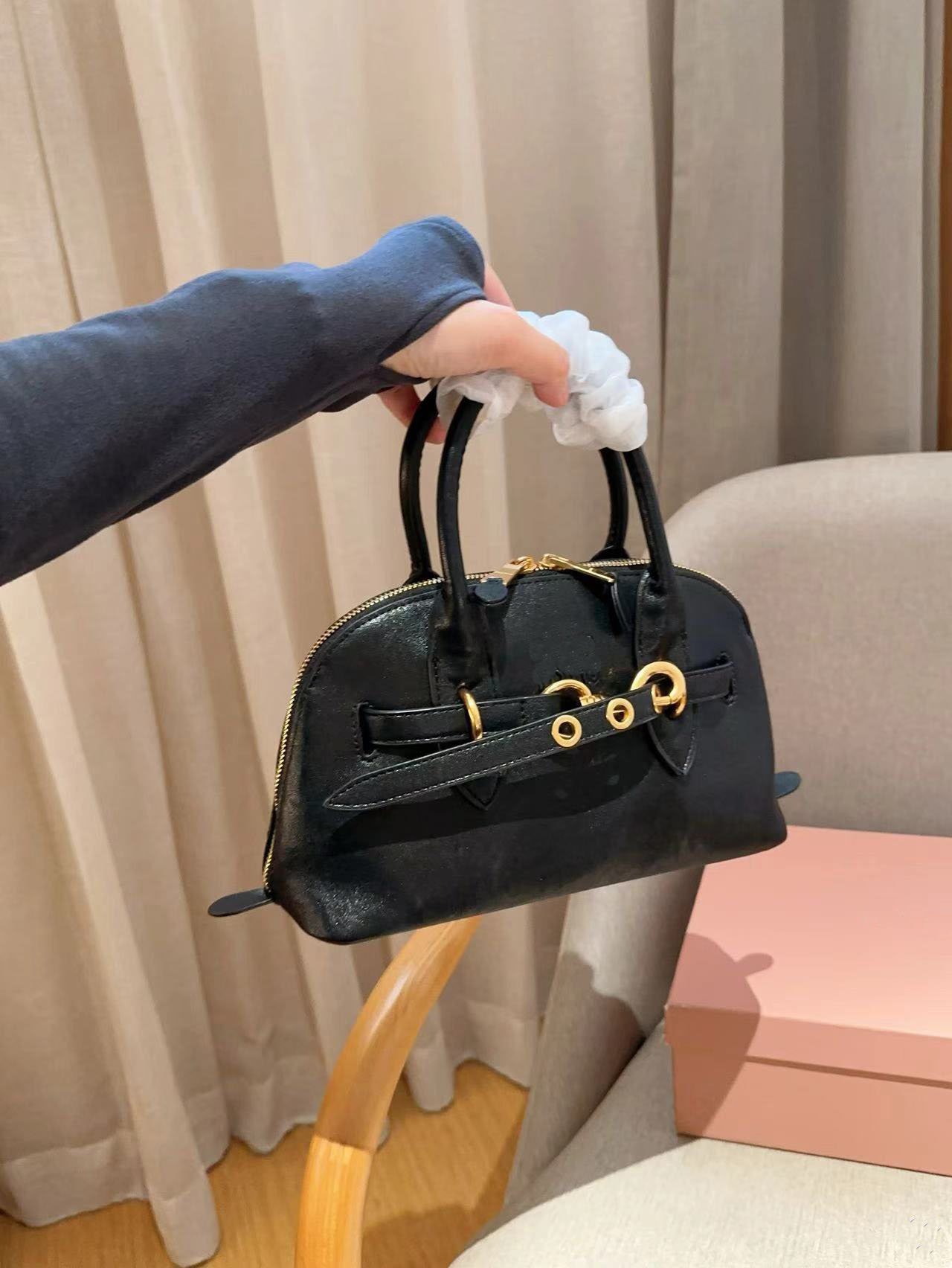 2024 aaaaa new Shell bag Cosmetic Bags & Cases Handbag Luxury Women's Fashion Bag Fashion Steam Engine Classic Hand Shoulder Diagonal Straddle