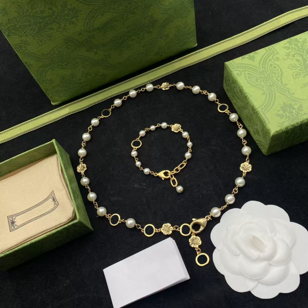 Luxury Designer Pearl Letter Chokers Necklace Women's Fashion Exquisite Charm Bracelet jewelry set for wedding parties Valentine's Day