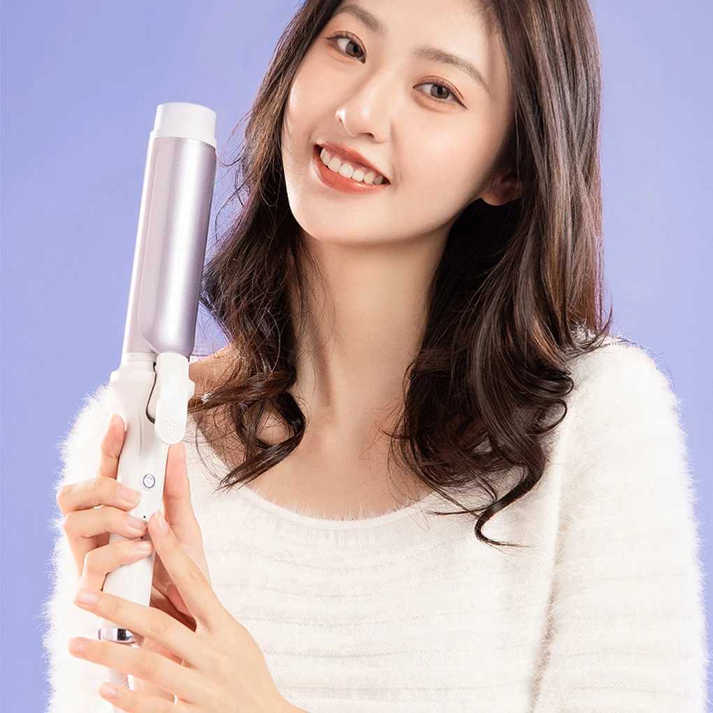 Even if the curling iron is heated to three different temperature modes it does not harm the hair Negative curling styling at 160 -200 K260305-image-1096298016