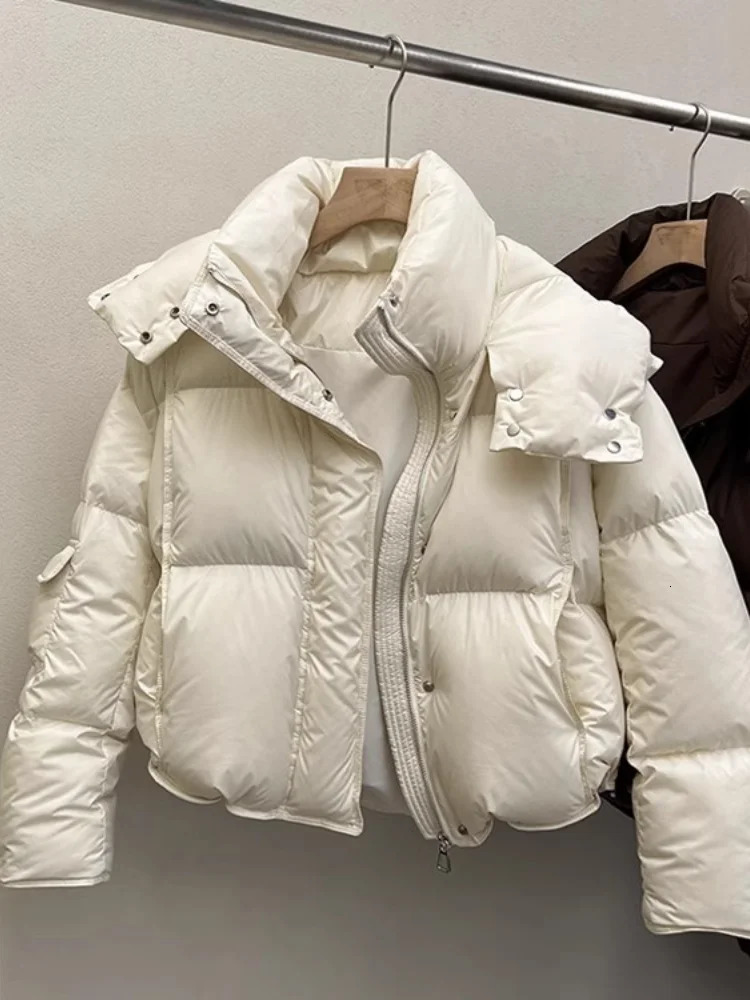 Womens inflatable jacket winter warm thick long sleeved super large cap short park unprinted womens solid loose crop jacket 241022