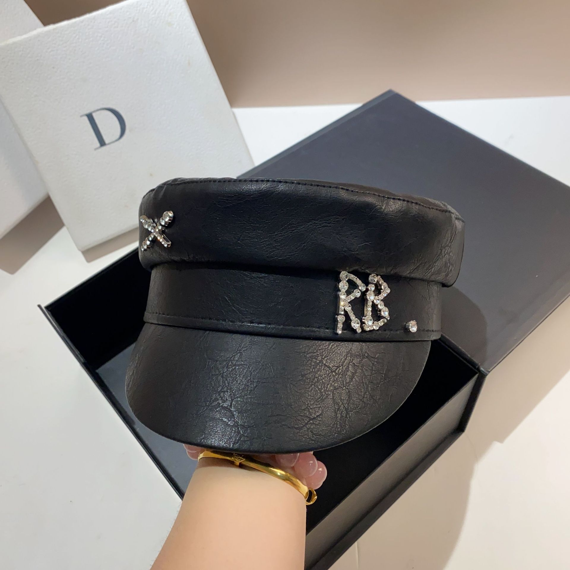 Women's Designer Berets Leather Navy Hats Fashion Black Newsboy Hat Spring And Autumn Flat Top Hat Fashion Letters