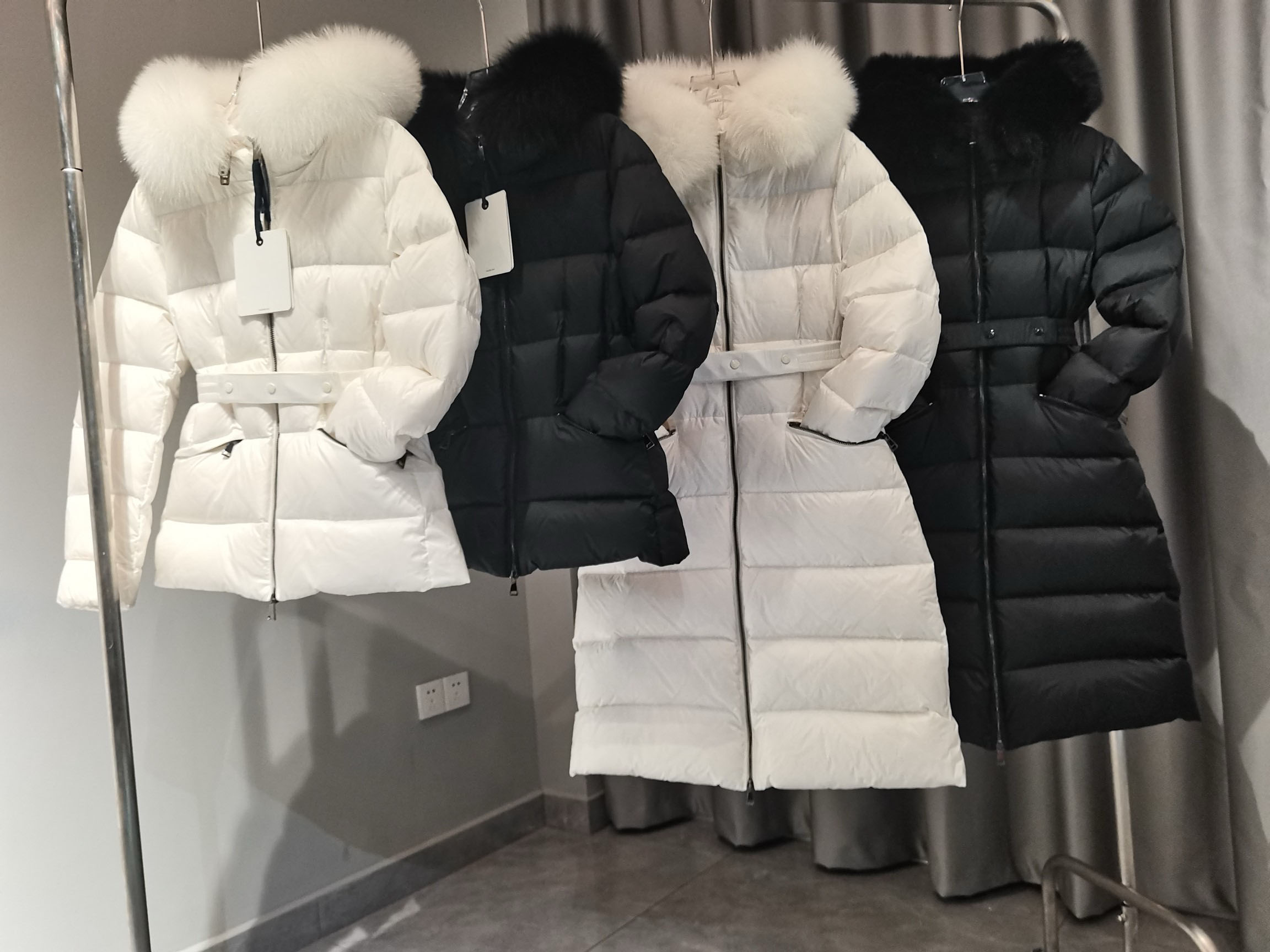 womens Designer Jacket Winter Warm Windproof Down Jacket Shiny women winter coats down coat models New Clothing The hat is removable