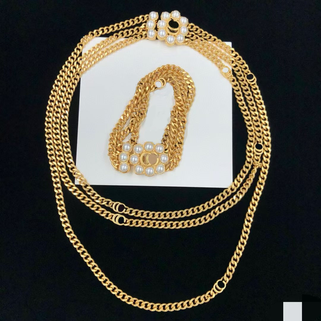 Collier multi-chaîne de concepteur de luxe Pearl 18k Gold Fashion Bracelet Bracelet Bijoux pour femmes pour les fêtes de mariage Cadeaux d'annive