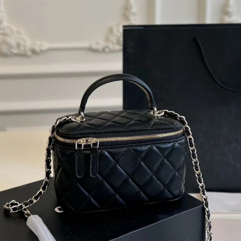 Top Designer Cosmetic bag Cases Women Leather Crossbody Sleek design Chain Mini Shoulder bags Handbag Luxury Purse Makeup Box Toiletries Pouch