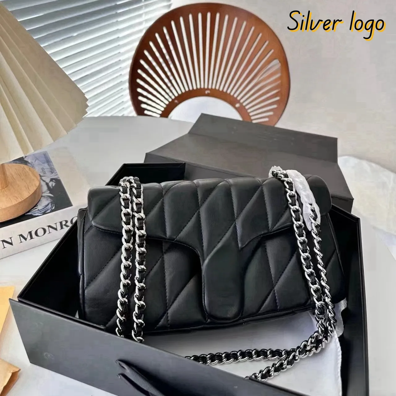 Designer Bag Luxury Tote Girls Fashion bag Womens Shoulder Bag Top Quality Solid Color Bag with Chain Fashion Bag Real Pickup Buckle Macaron small b