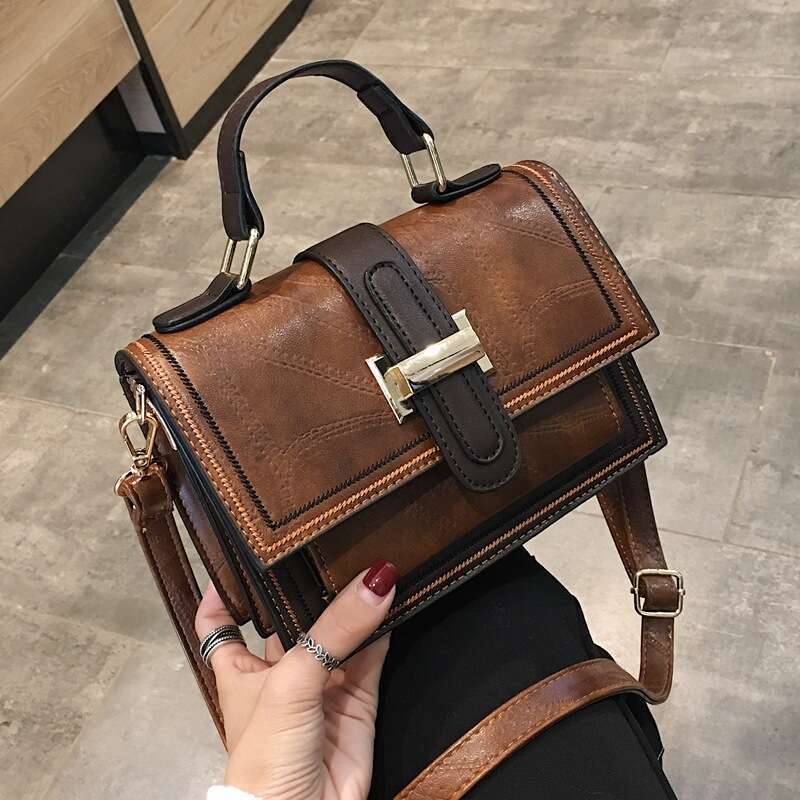 Automne et hiver pour les femmes 2024 Nouveau sac carré à la mode interbandée coréen