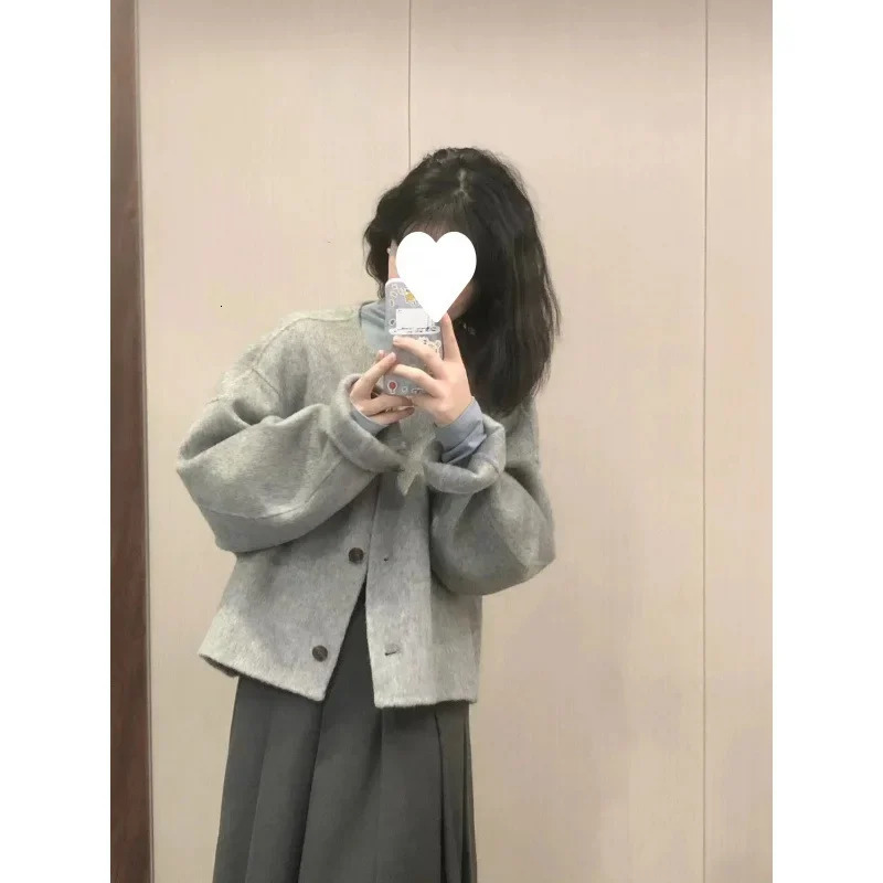 Winter fashion Korean drama inspired full set of grey wool jacket and two-piece womens outfit 241028
