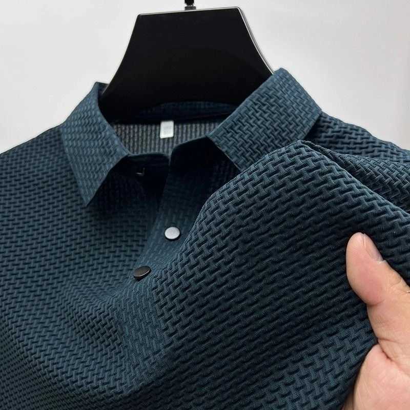 Polo creux en soie brodé haut de gamme pour hommes Business coréen de la Fashion Casual Breatch à manches courtes topx241028