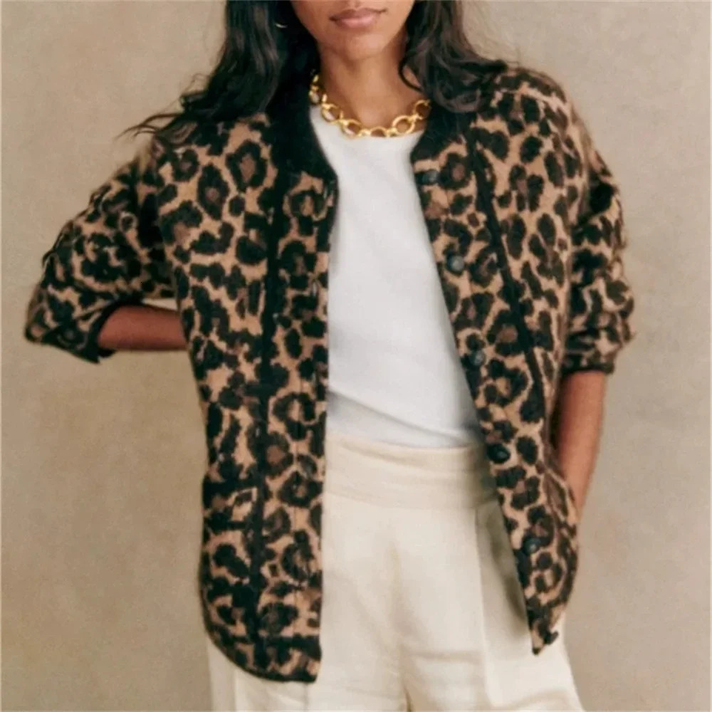 Veste de mode imprimé léopard pour femmes à manches longues poitrine de poitrine d'hiver tendance chute chaude top 241028