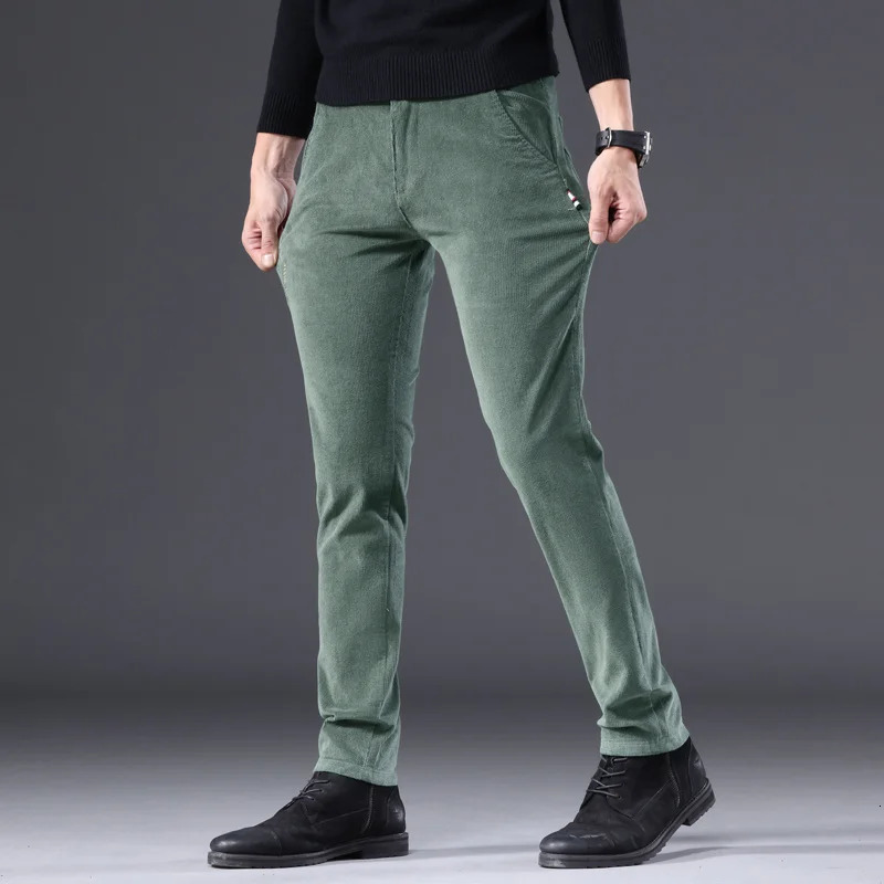 2024 MENS MENS ARMY Café vert vintage en velours côtelé pantalon droit de jambe droite mâle élastique extension pantalon d'âge moyen 241028