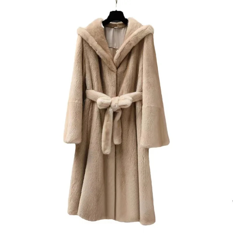 Robe pour femmes pull d'hiver Hauning Femme Fur Long Furm Automne et hiver épais à la mode Faux Fur Mink Mink 241028