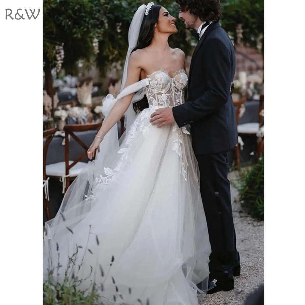 Une robe de mariée E Organza 2024 One épaule Big Bow Robes de mariée à train de long train plus taille sur personnalité