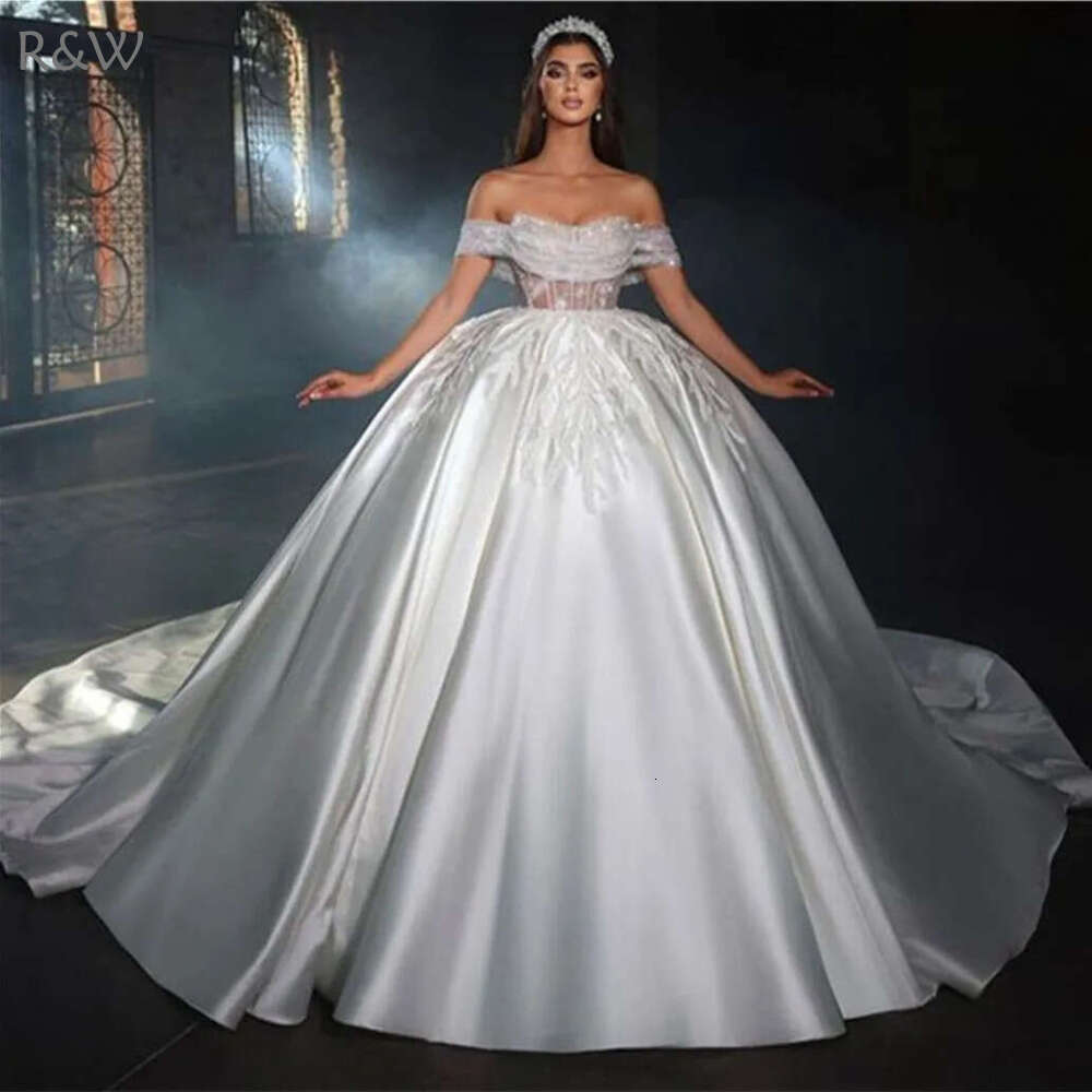 Arabe charmant des robes de mariée à l'épaule illusion Crystal perle un e robes nuptiales formelles robe de mariee personnalisé fait 2024 Rob D M