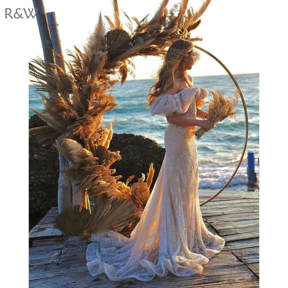 2024 Robe de mariée sirène perles de l'épaule des robes de mariée fendues en perles épaule Satin Arabe Dubaï robes de Mariee