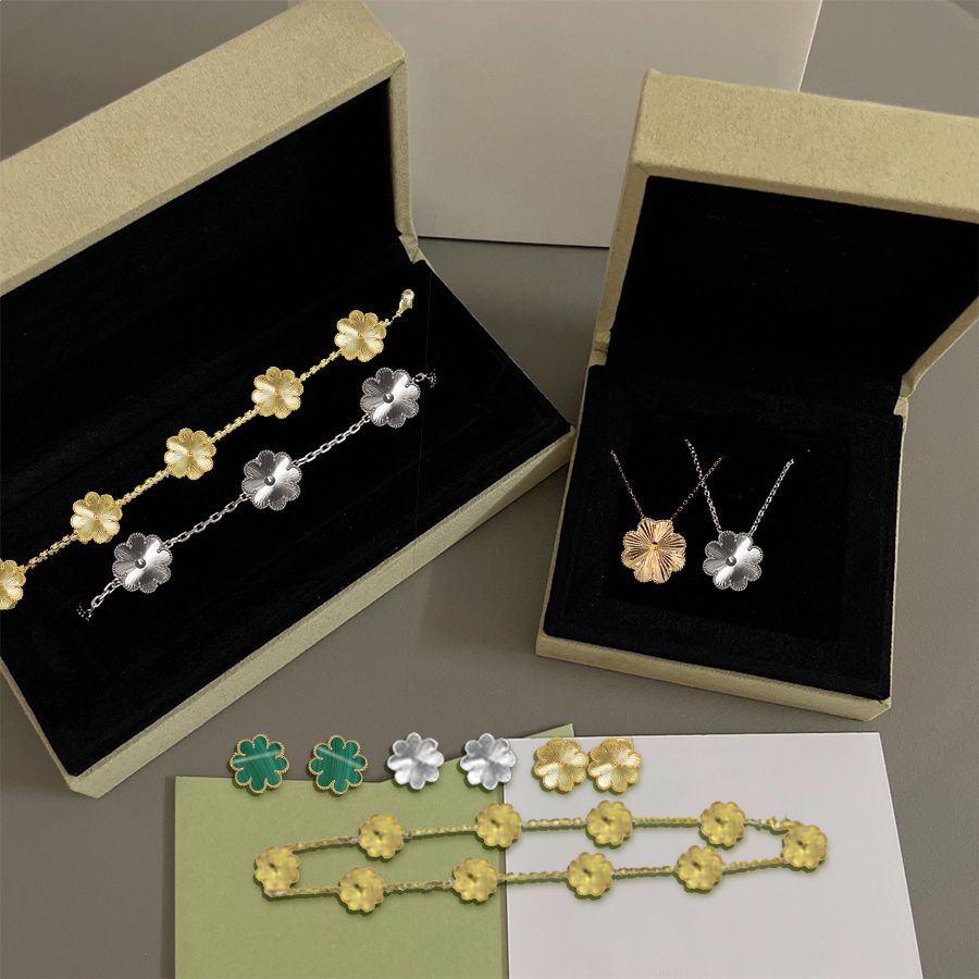 Designer Bracelet Necklace Earrings Available For Women Designer Jewelry Classic Clover Bracelet Flowers Design Womens Mother Wedding Gift-image-997129314