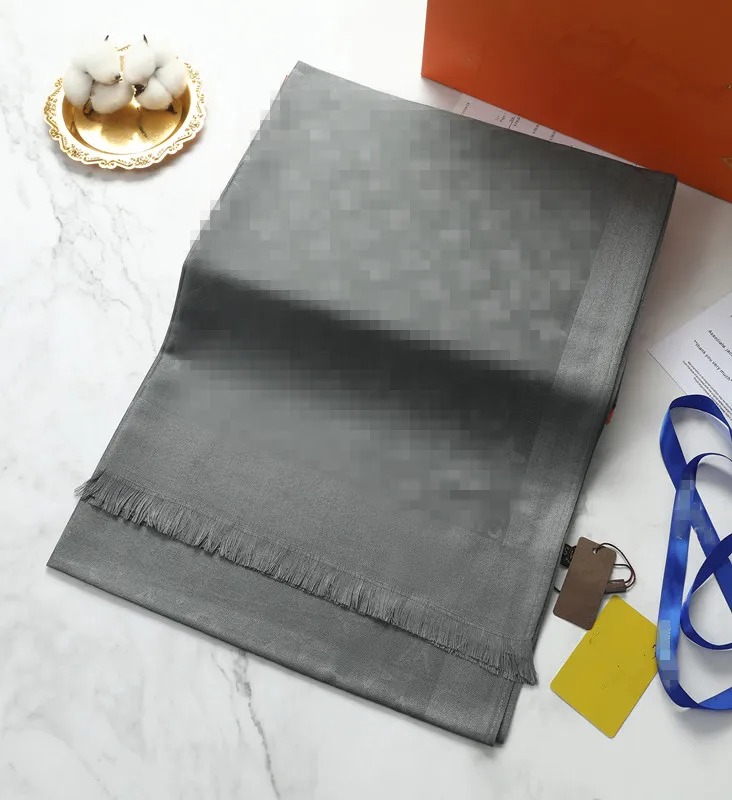 Écharpe de créateur Écharpe de luxe pour les femmes châle Tricoter la mode chaude tendance à deux côtés Tempérament couleur Tempérament de voyage