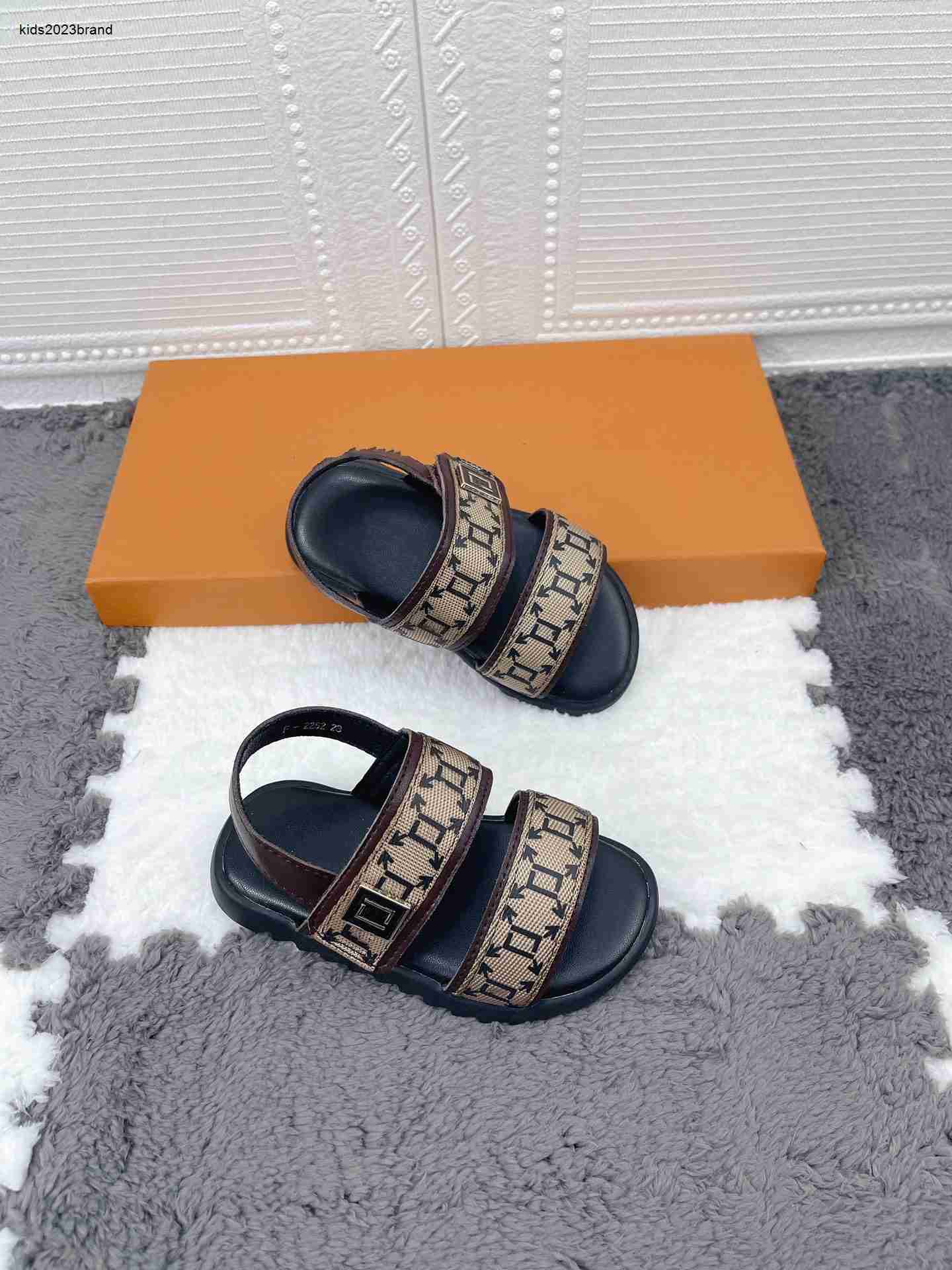 designer Kids sandals black Khaki boys girls slippers size 21-28 high quality Summer shoes Including brand shoe box-image-898870633