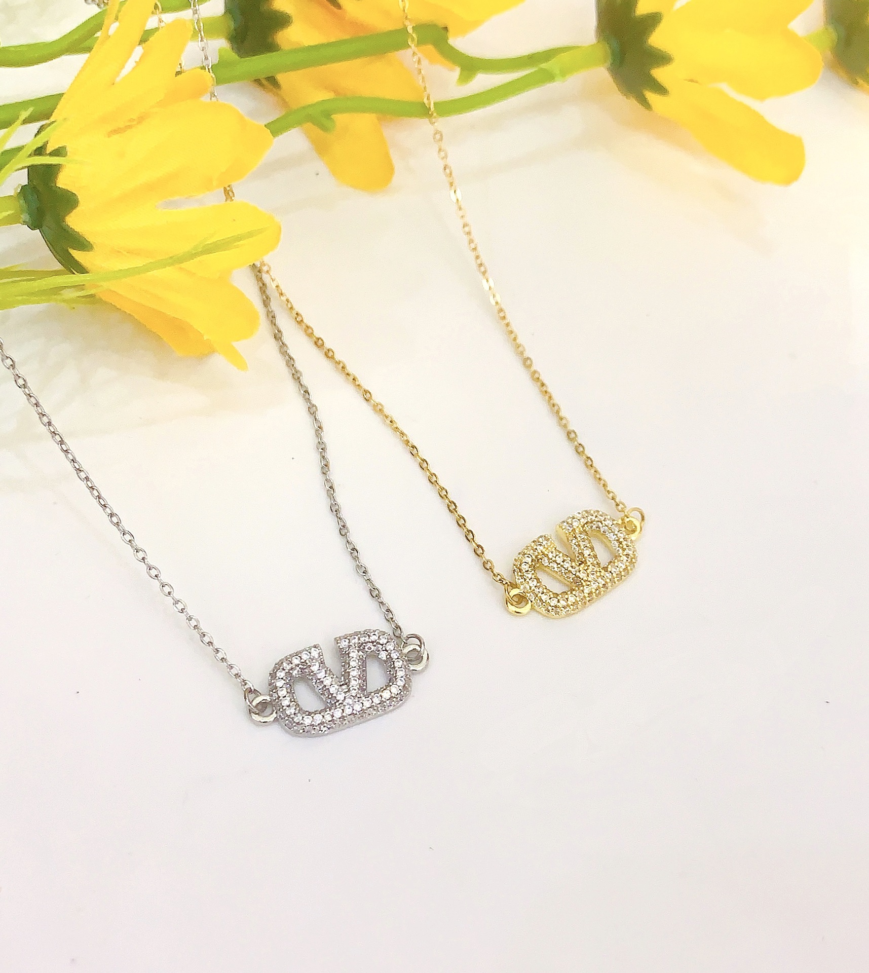 New CZ Micro Pave Letter V Pendant Necklace for Women Gift-image-900043396