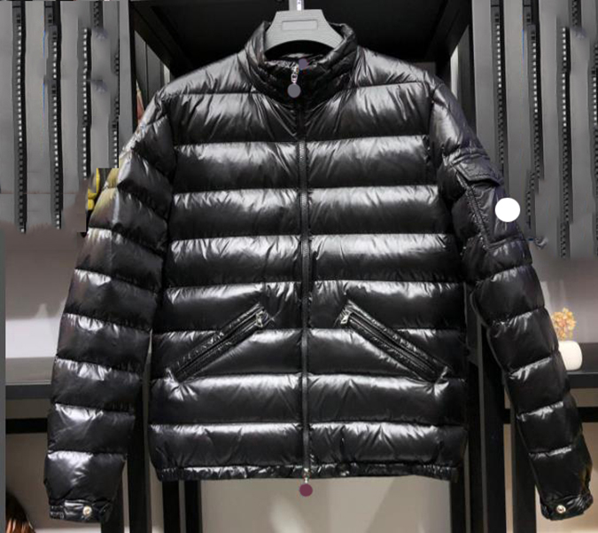 Bras Pocket Badge Mens Down Jacket Fashion Designer doudoune hiver capuche doudoune détachable chapeau chaud ont des manteaux NFC taille 1--5