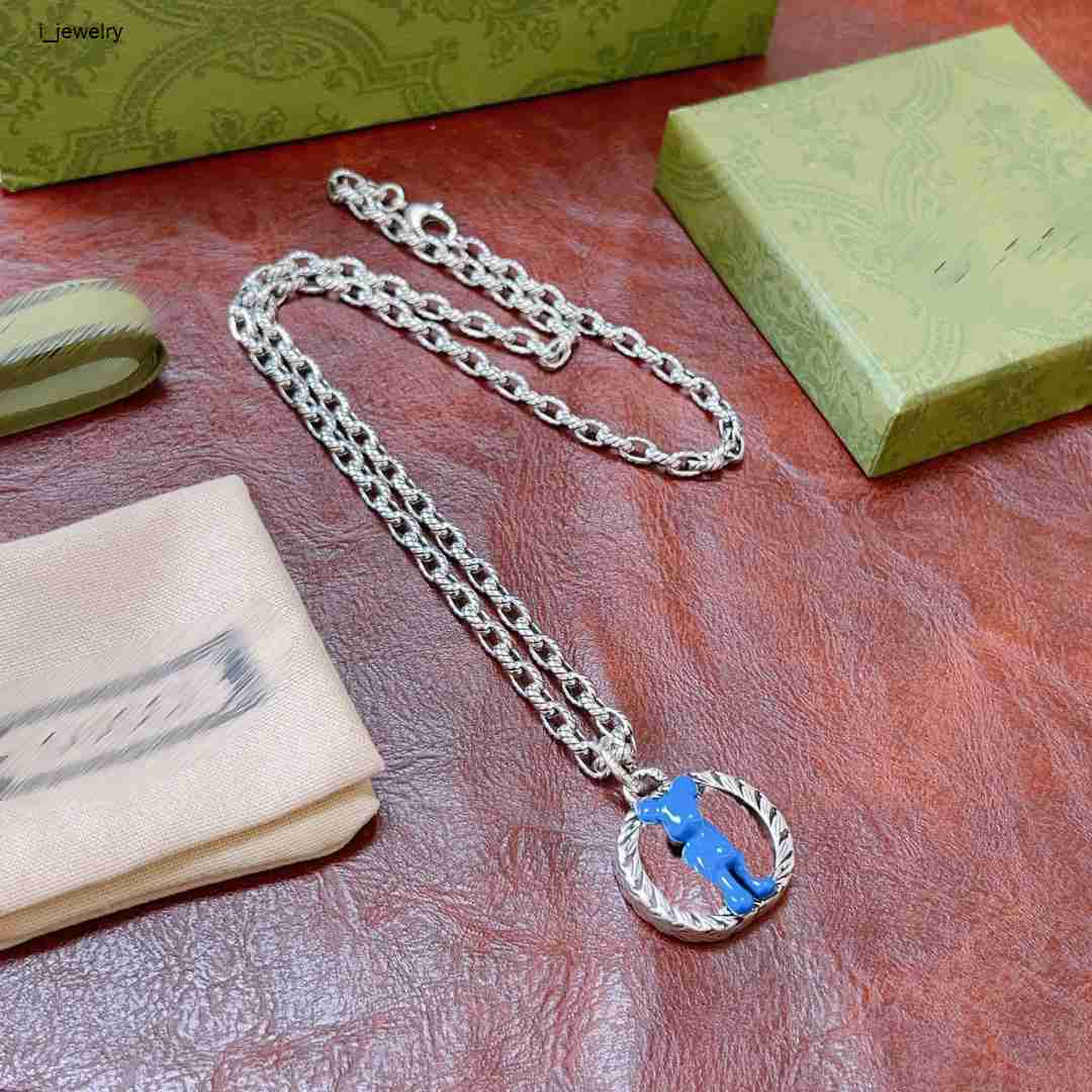 Collier pour femmes et hommes, poupée bleue, pendentif Animal, chaîne, bijoux à la mode, collier avec boîte, cadeau préféré