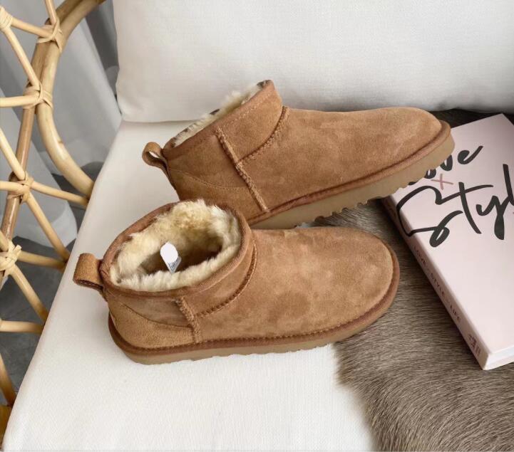 Hot Woman Ultra Mini snow boots V montage Casual Shoes Soft comfortable Sheepskin keep warm boots with card dustbag Beautiful gifts-image-903010759