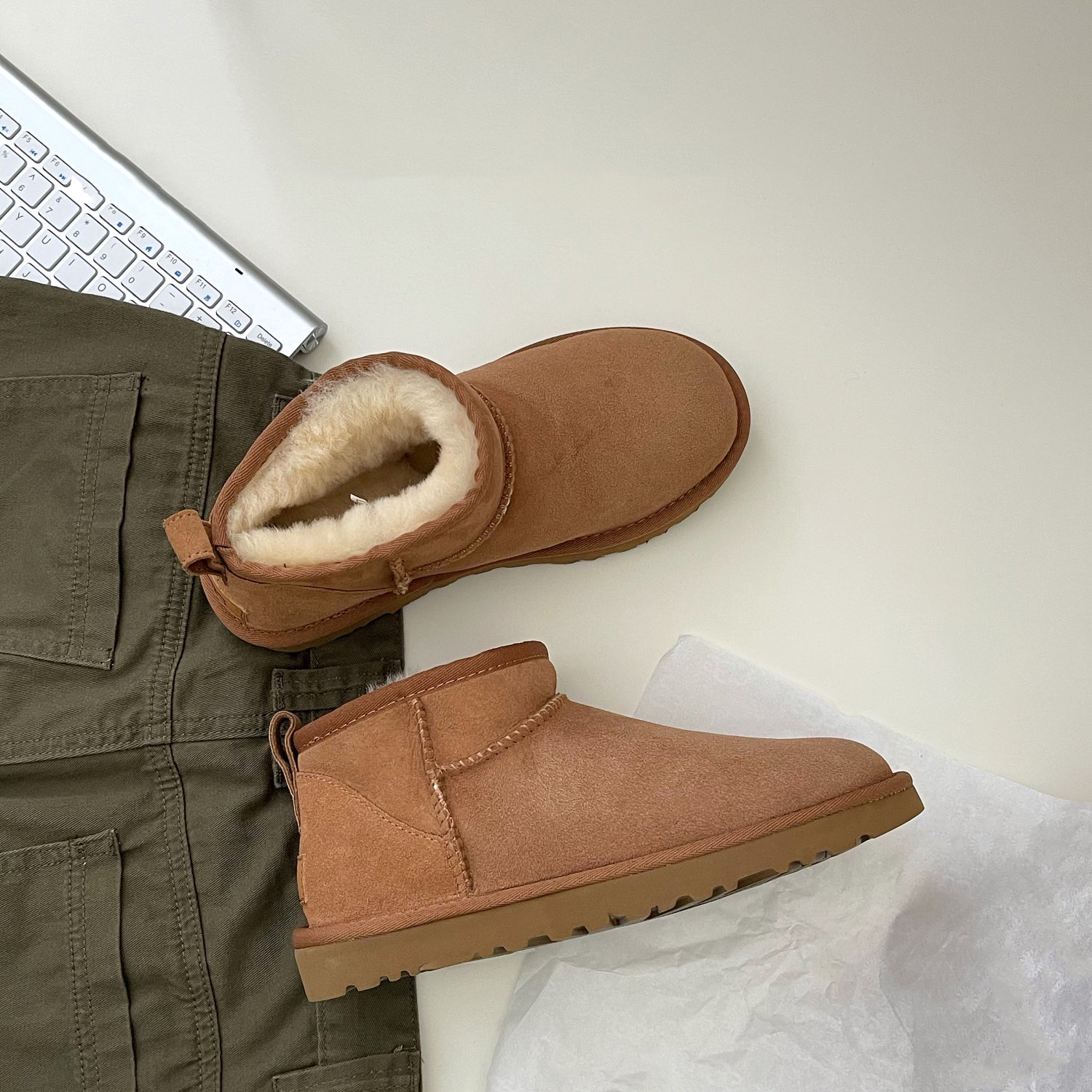 Designer Boots Women's Snowy Boots Fashion Super Mini Flat Bottom Boots Winter Short Sleeve Mid Sleeve Cashmere Boots Warm Fur Ankle Boots-image-903839100