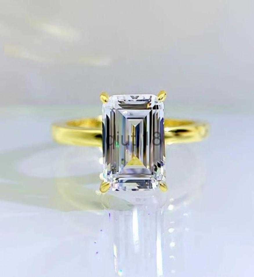 Anneaux de bande 2022 NOUVEAU S925 Anneaux d'argent High Carbon Diamond Emerald Cut Rectangular 7x10 Anneaux explosifs européens et américains348