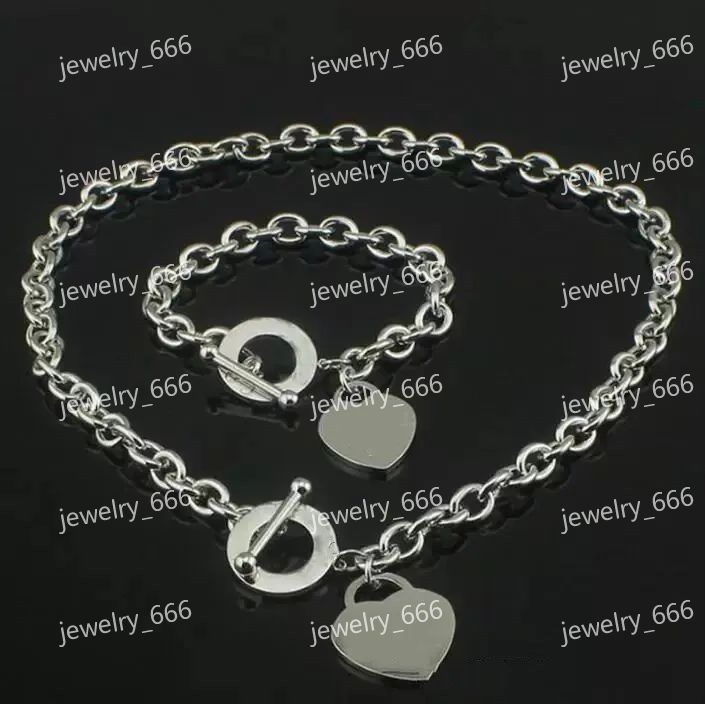 Designer Necklace Pendant Necklaces Women's Jewelry Exquisite Craft Belt Official Logo Classic Blue Heart Wholesale Luxury Designers Bracelet With Box Brand top 