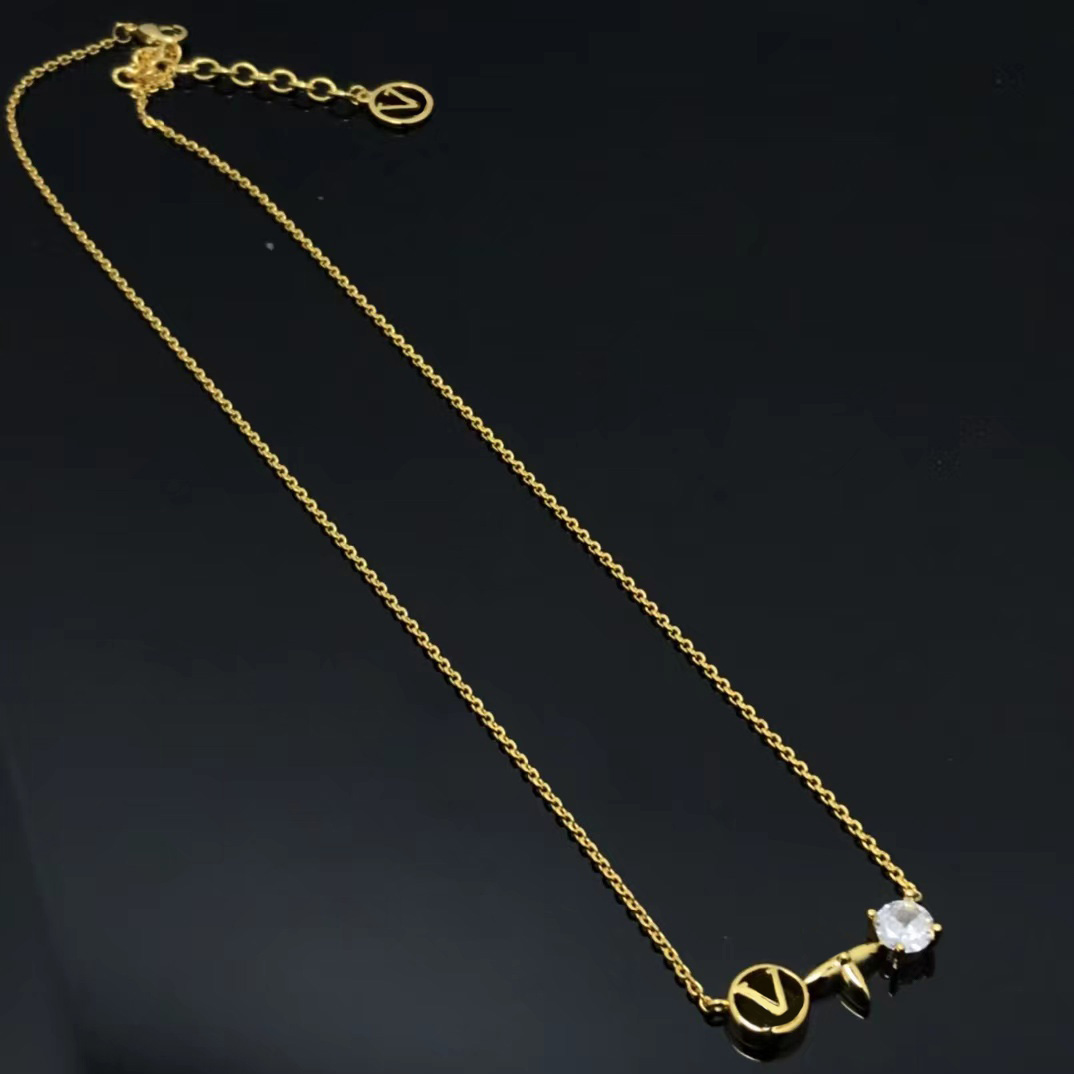 Colliers en diamant en or 18 carats classiques Colliers de créateurs simples bijoux de cadeaux pour femmes