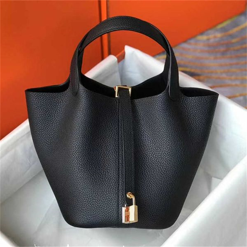 2023 Tote Bag Luxury Design Simple Lightweight Wear-Resistant Bag Handmade Leather Vegetable Basket Classic Leather Lychee Design Handbag