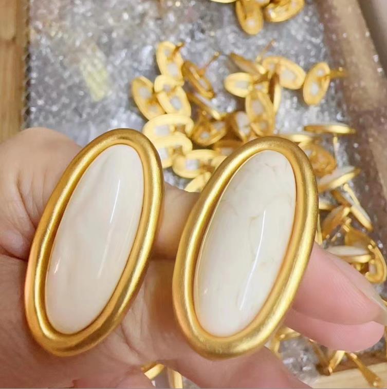 New designed fashion Ear Stud earring Dangle Chandelier Designer Jewelry MN610
