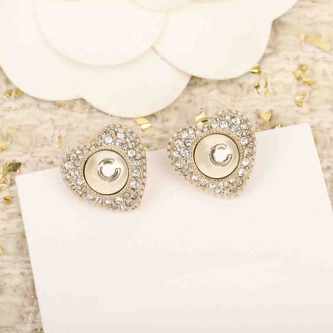 2023 Luxury quality charm stud earring with black and white diamond in heart shape design have stamp PS4522A