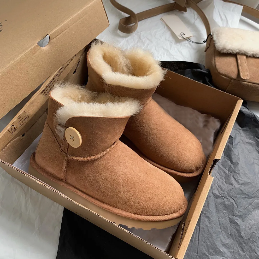 2024 Designer Snow Boots Australian Women Boot Tasman Bailey Dune Chestnut Winter Buckle Fur Snow Half Knee Short Lady Sheepskin Wool Integrated-image-906354516