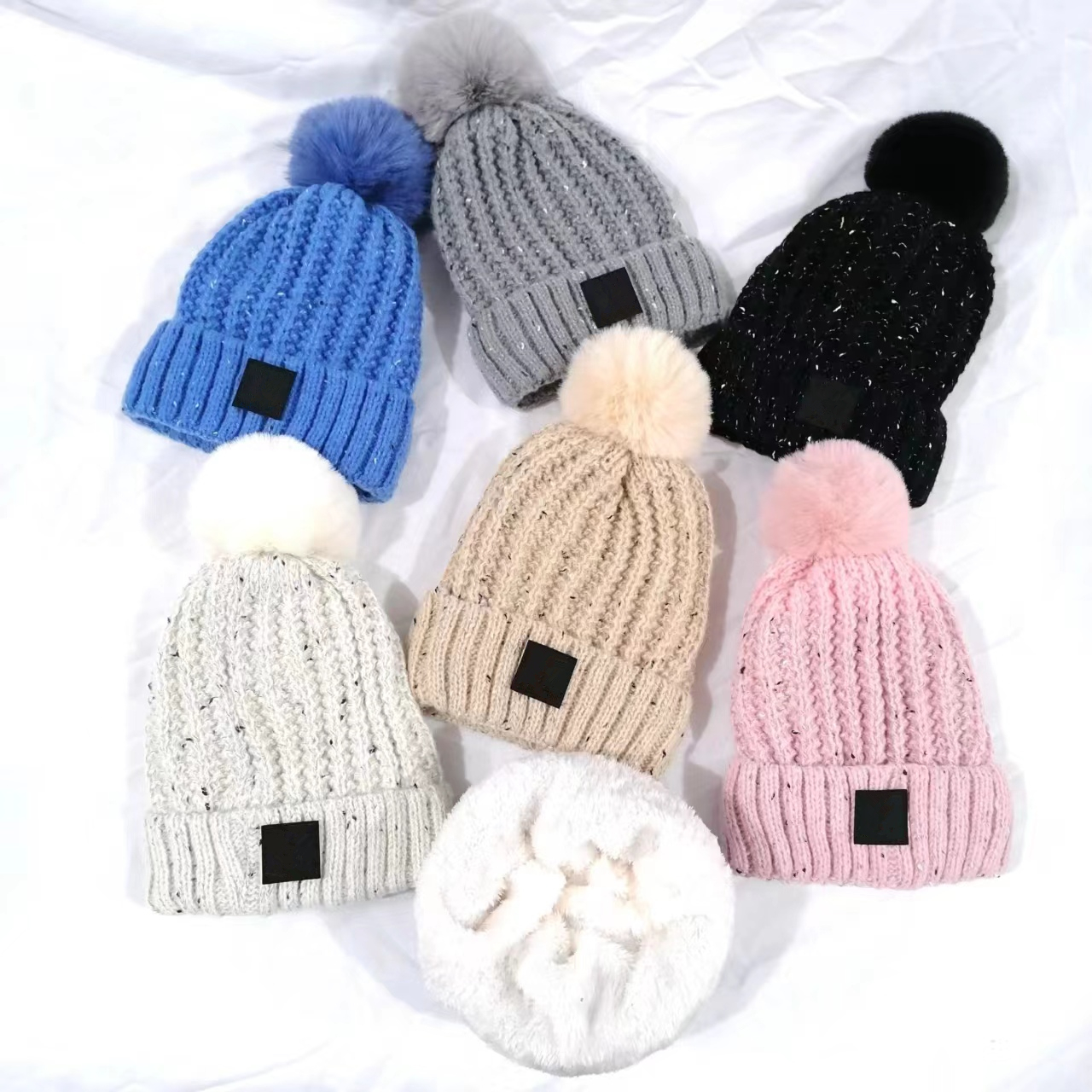 Bonnet tricoté à la mode pour femme, bonnet de styliste à brides épaisses et pelucheuses, chapeau chaud d'hiver avec pompon en fil épais