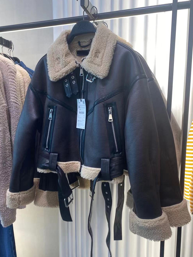 Women's Leather Faux Leather LY VAREY LIN Winter Faux Lamb Fur Leather Short Jacket Women High Street Lapel Zipper Pu Coat with Belt Thick W