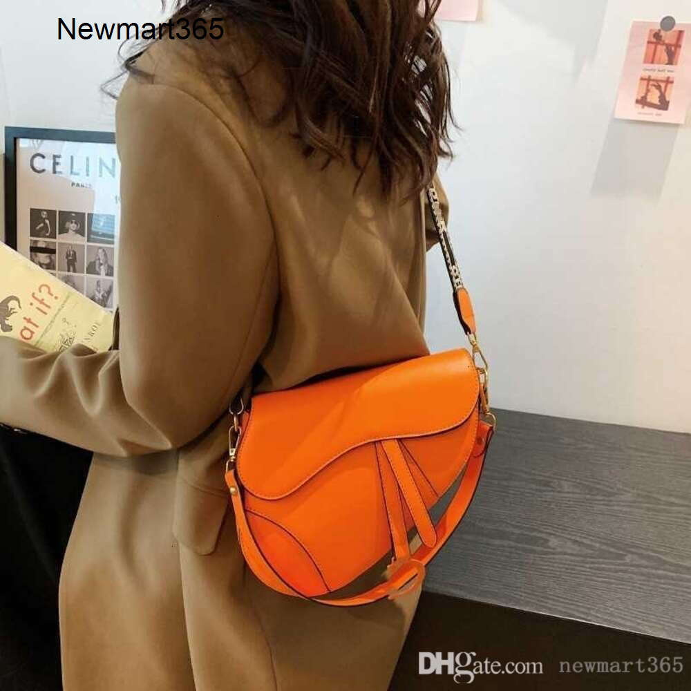 New Internet Celebrity Bag The Same Design Creative Saddle Bag Womens Wide Shoulder Strap Portable Underarm Bag Trendy Single Shoulder Diagonal Cros