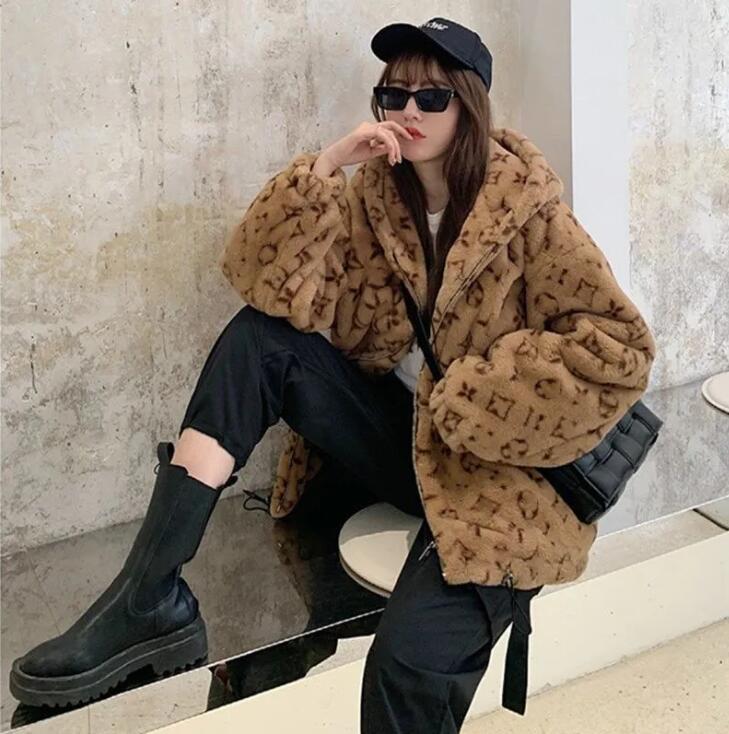 Luxury womens jacket wool coat V designer hoodie winter fox fur embroidery zipper cardigan hoody jackets
