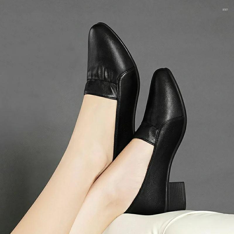 Chaussures habillées 2023 MANIQUES FEMMES MÉDIDE Talons en cuir Noir Lady Work Professional Shoe Designer Luxury Zapatos de Mujer