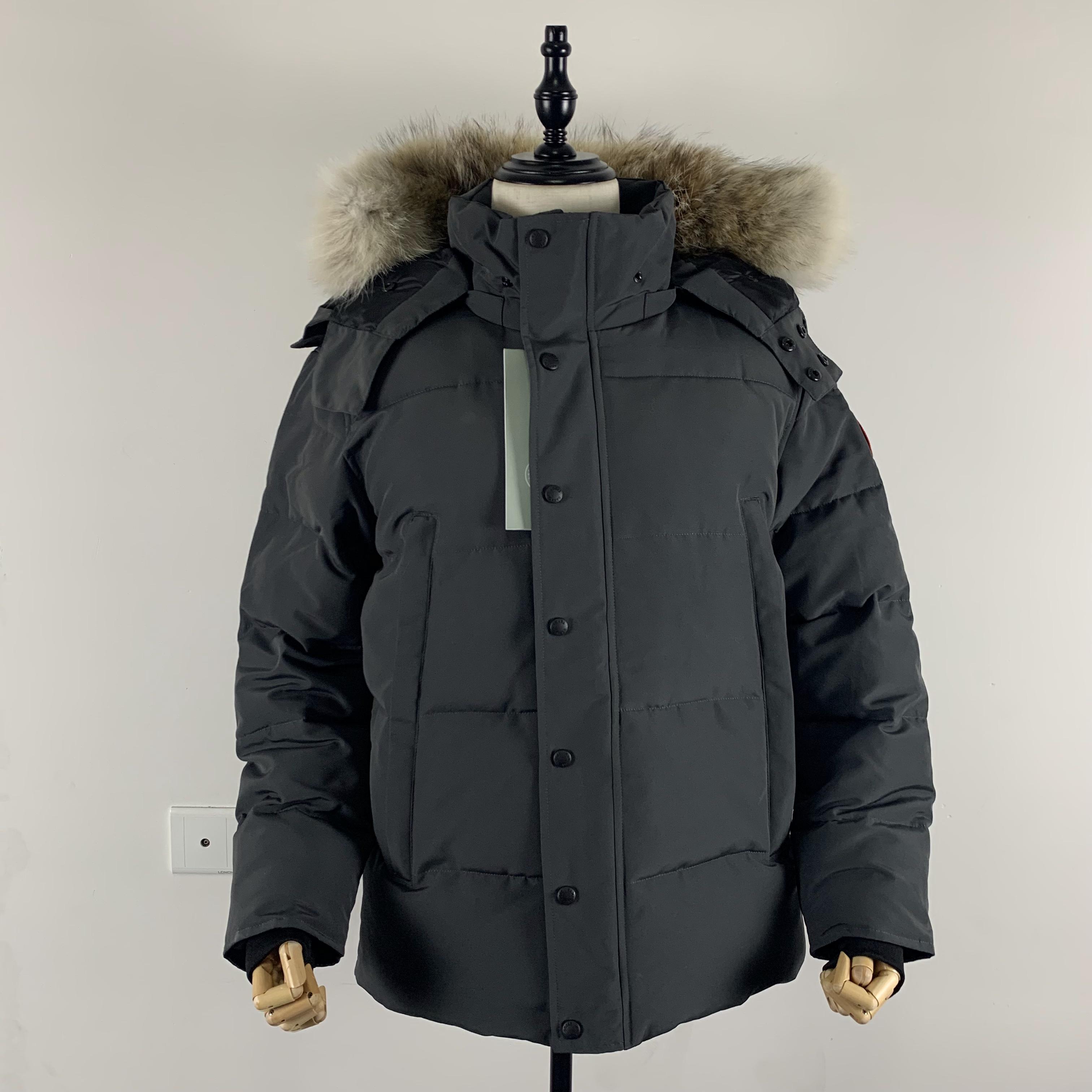 Vestes de parka pour femmes Hiver Down Winter avec une veste en fourrure de loup vrai